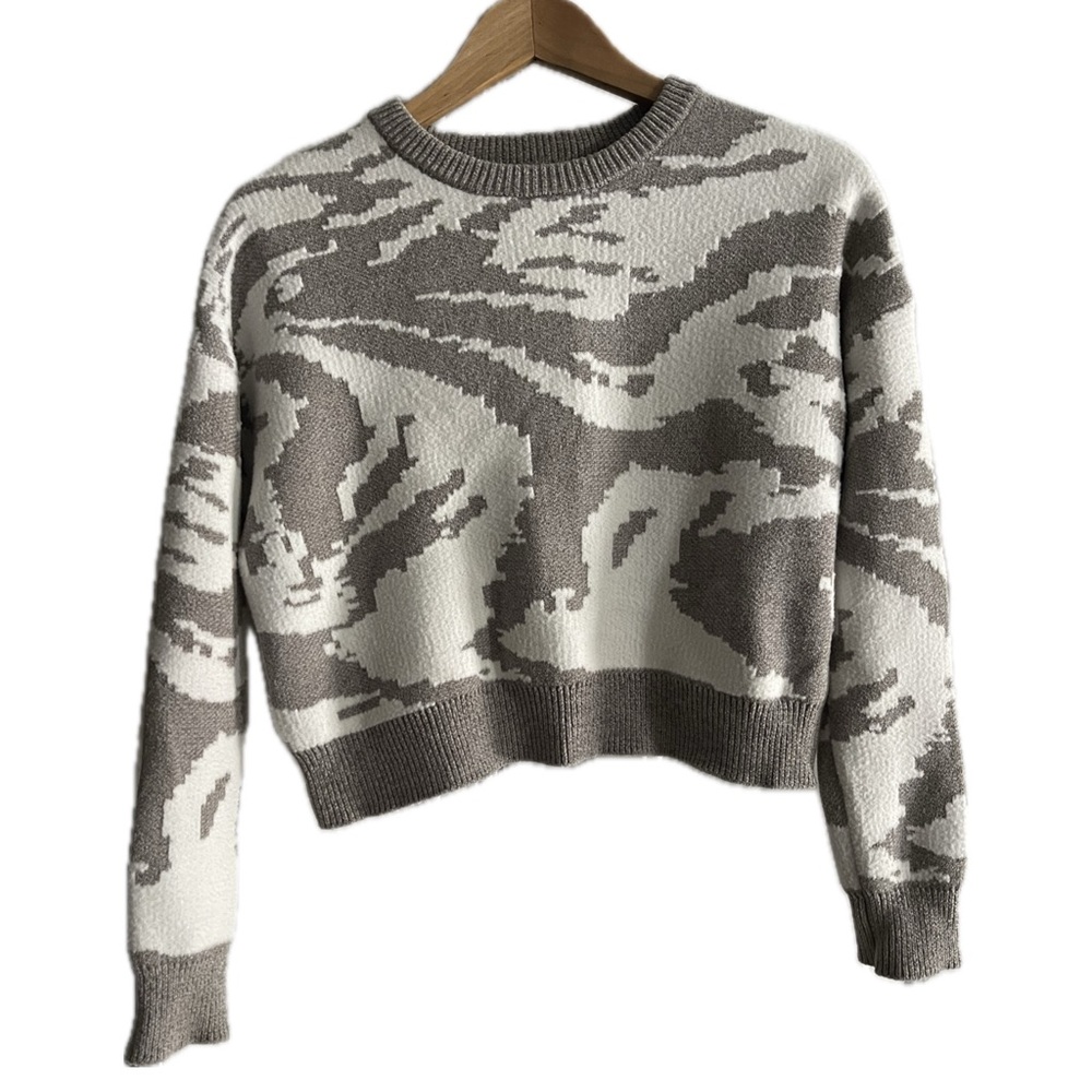 Sz.S-William Rast Gray and White Patterned Sweater